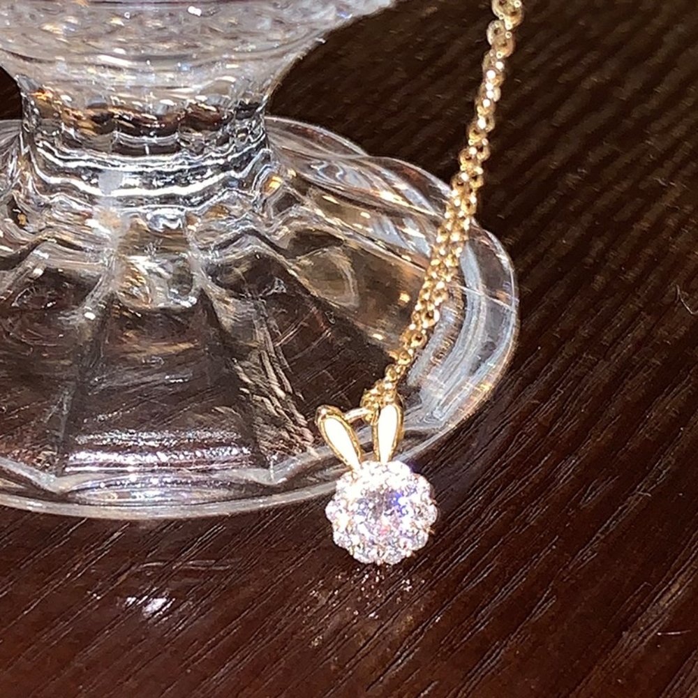 Rotatable bunny necklace - Picture 4 of 11